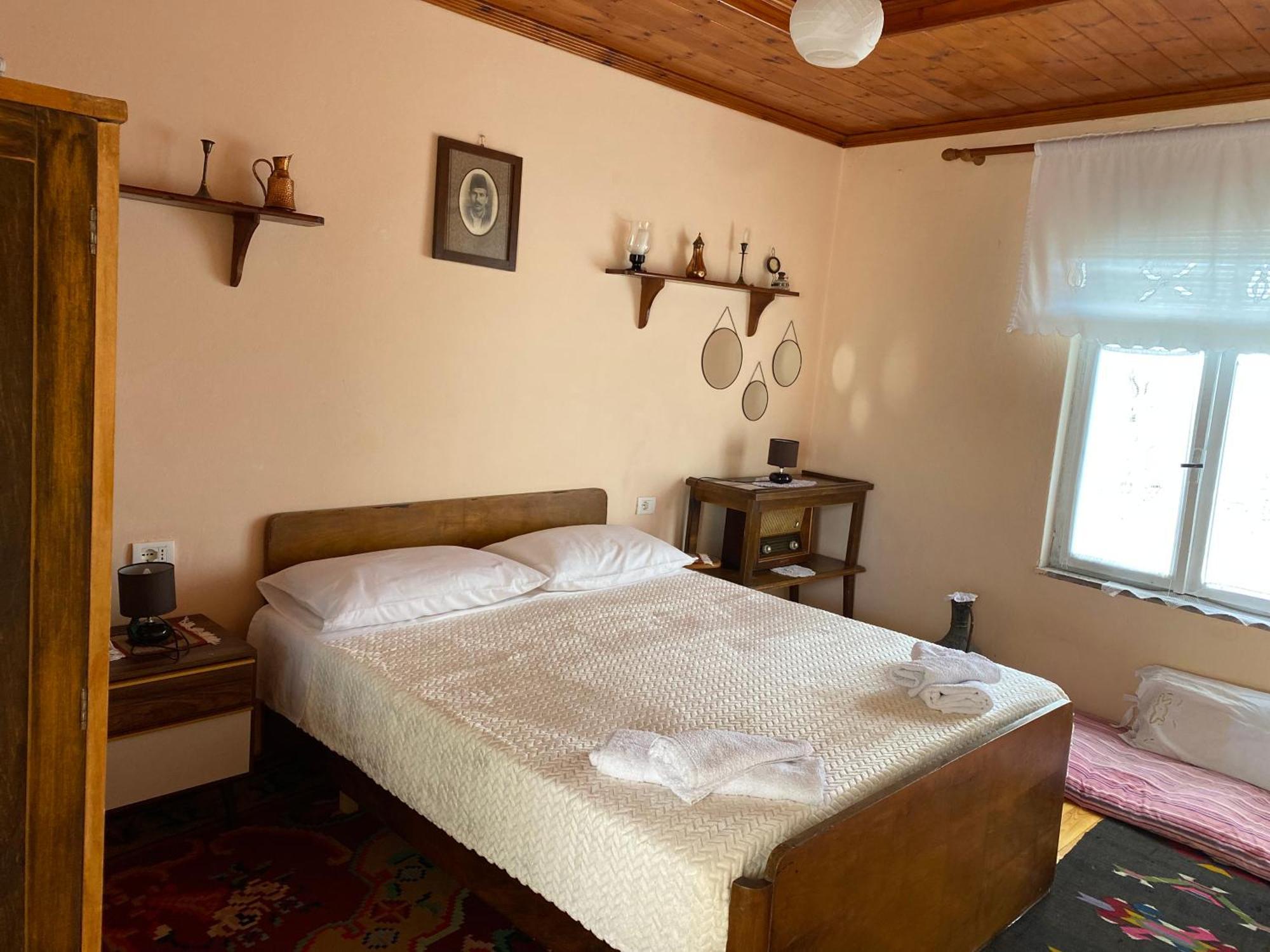Llulla Quarto em Acomodações Particulares Krujë